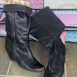 Chic Black Heeled Boots with Open Toe and Slouchy Design